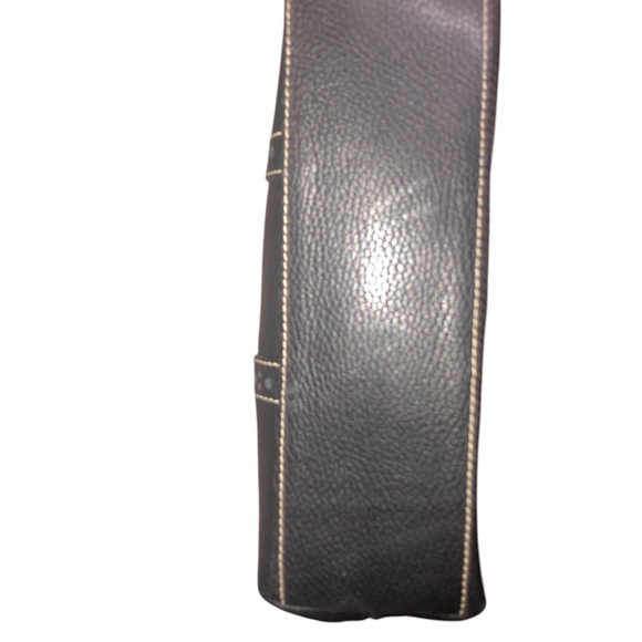 Vintage Dooney and Bourke black shoulder bag. - Picture 2 of 7